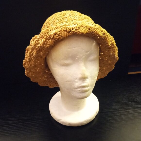 1920' Style Hand Crochet Ruffle Trim Cloche Flapper Hat - Picture 2 of 8
